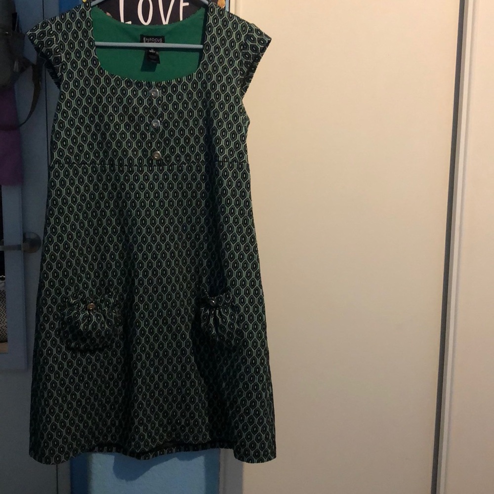 Dress short sleeves with two front pockets